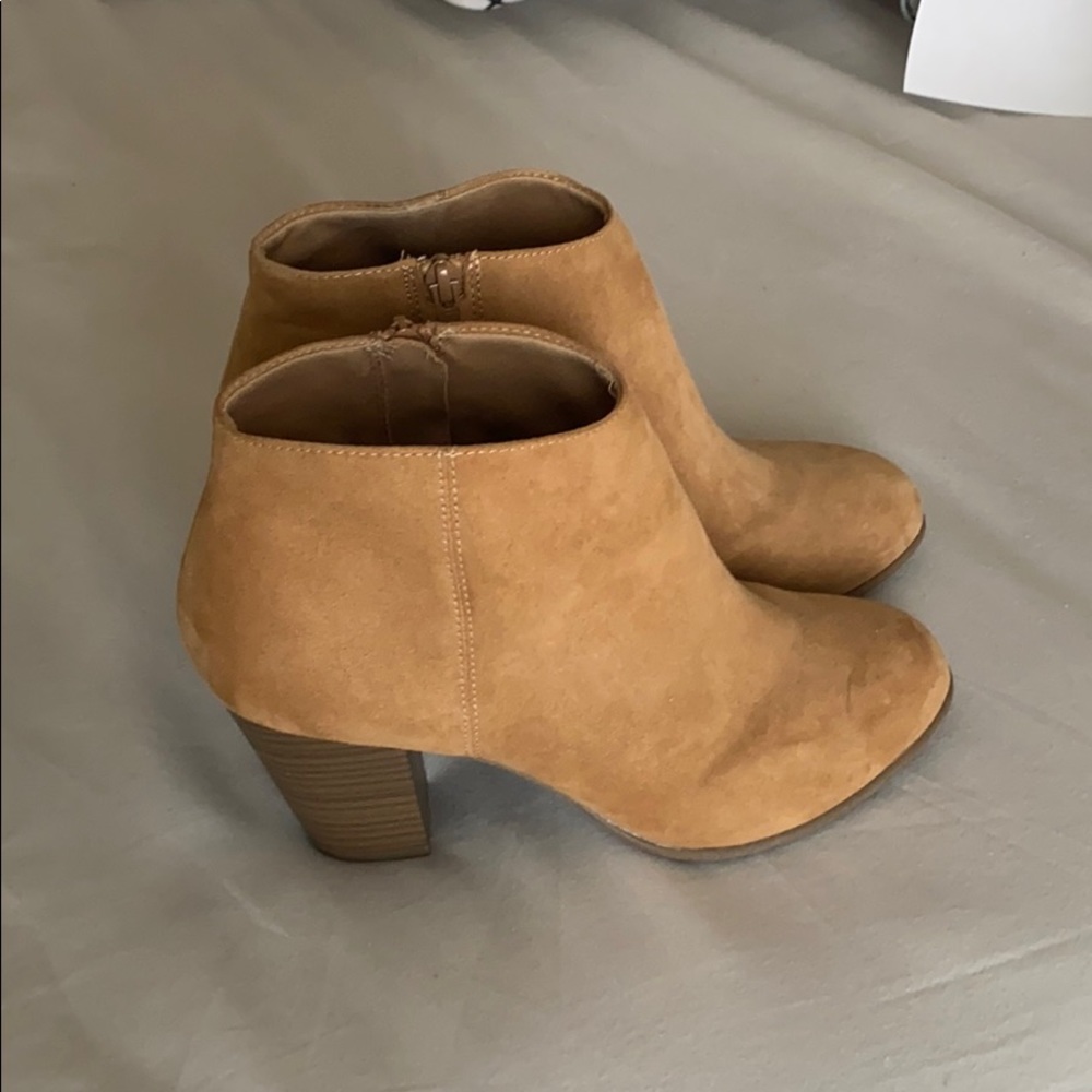 Brown ankle boots side zipper chunky heel